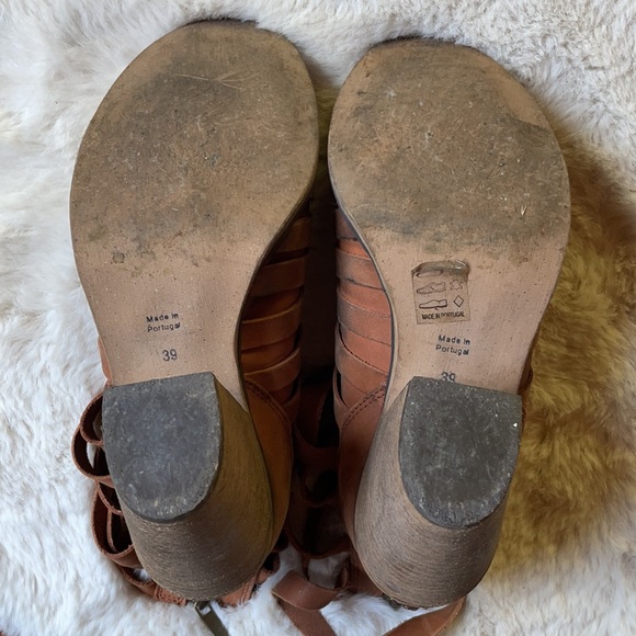 Free People | Hybrid Heel Ankle Boots in Distressed Brown | 39 - Picture 13 of 16